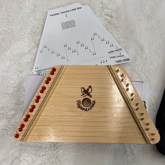 European Expressions Style Lap Harp in Natural Wood with Red Tuning Pins - Picture 16 of 17